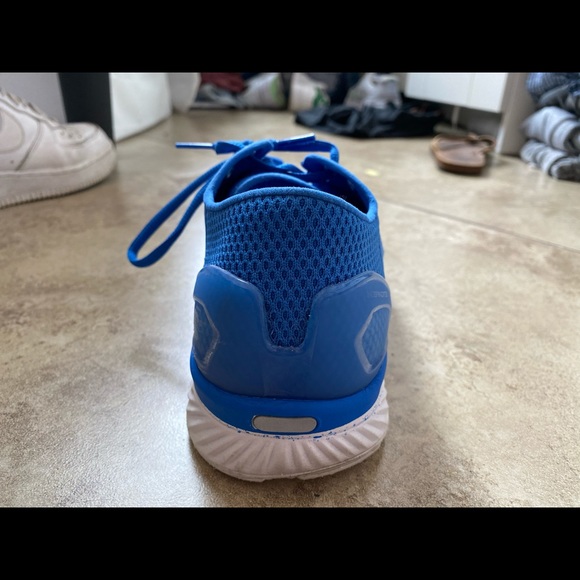 Running shoes - Picture 5 of 7